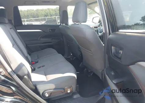 2018 Toyota Highlander Le z USA, uszkodzony, nr VIN 5TDZARFH3JS040688